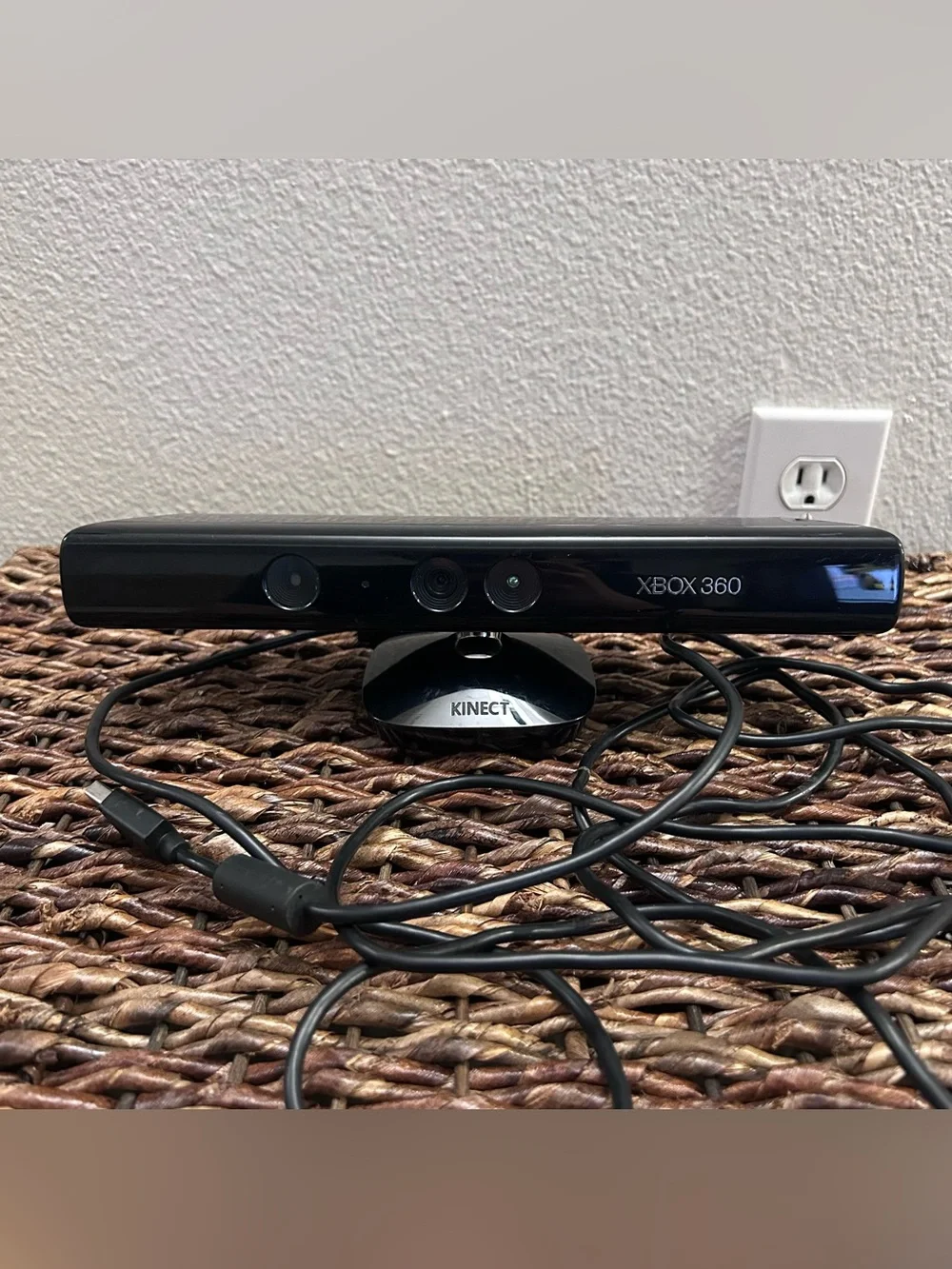 Microsoft Kinect Motion Sensor Camera for Xbox 360 Wired Black Built-In Mic